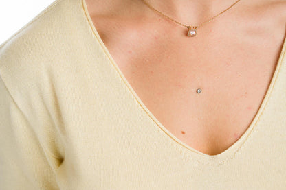 Elodì: camiseta de mujer con escote en V en algodón makò y cachemira