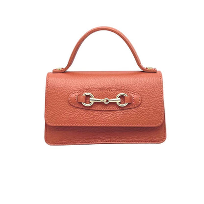 Sofia Tasche aus genarbtem Leder mit Kettenriemen