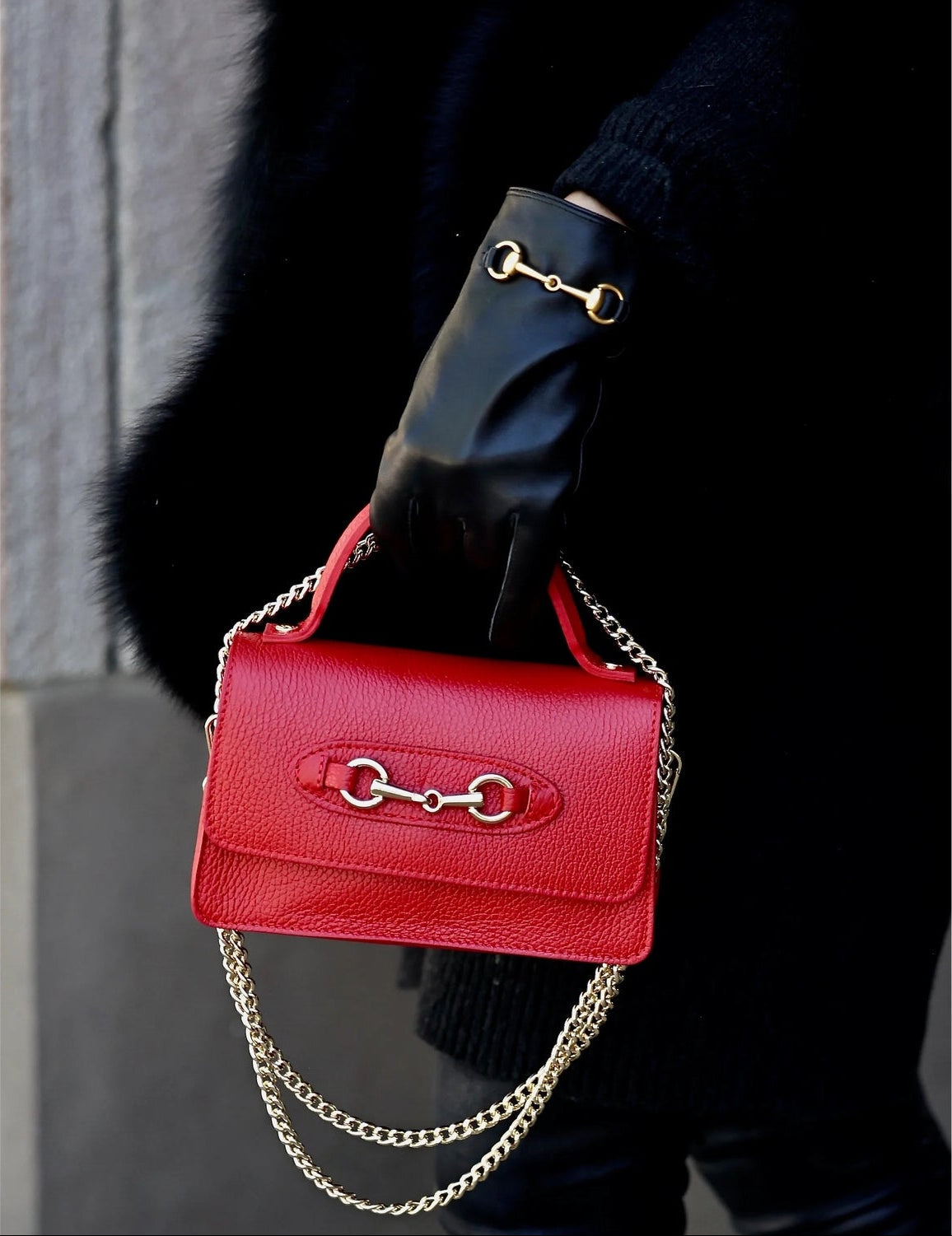 Sofia Tasche aus genarbtem Leder mit Kettenriemen