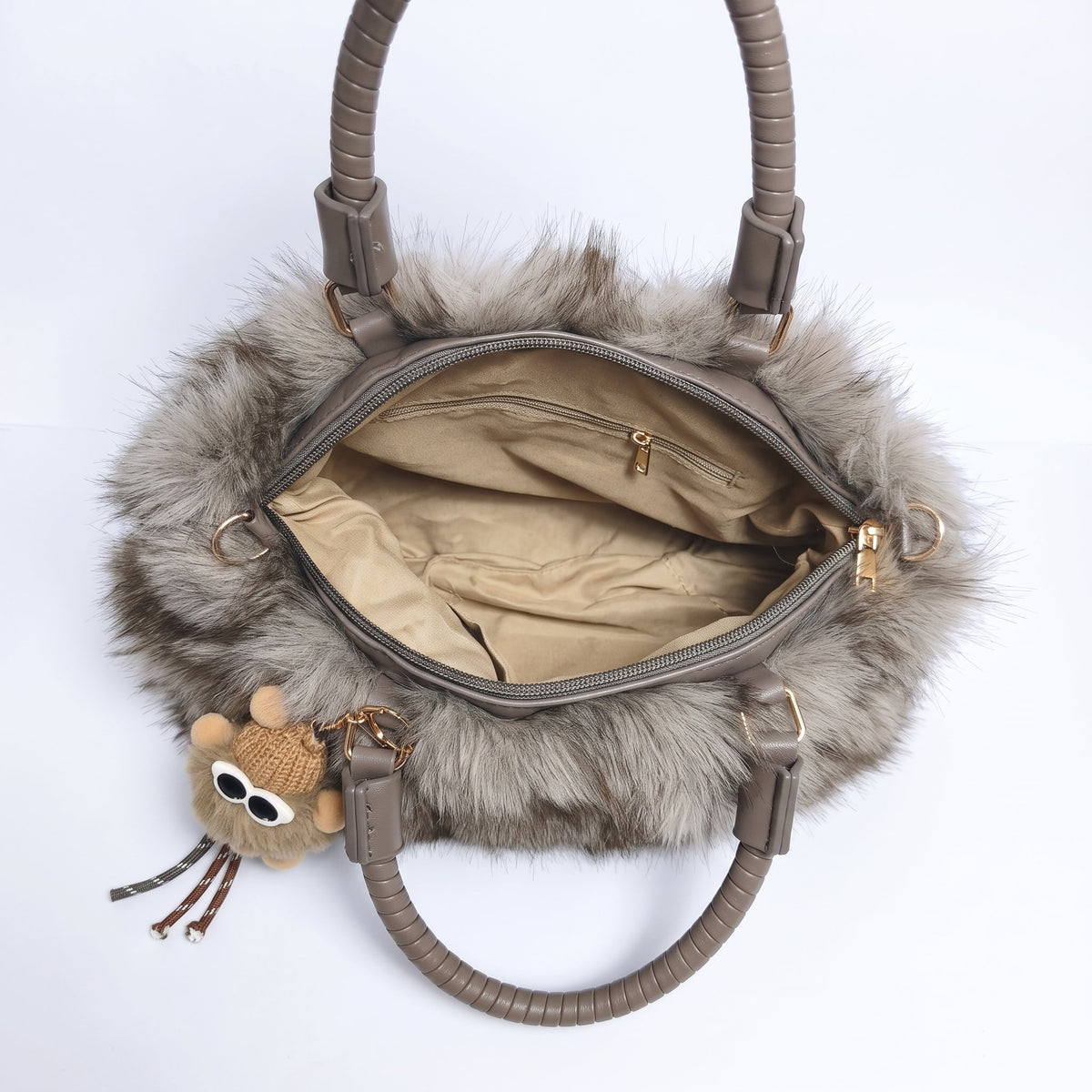 Tecla Borsa a Mano in Pelliccia Sintetica con Manici Intrecciati